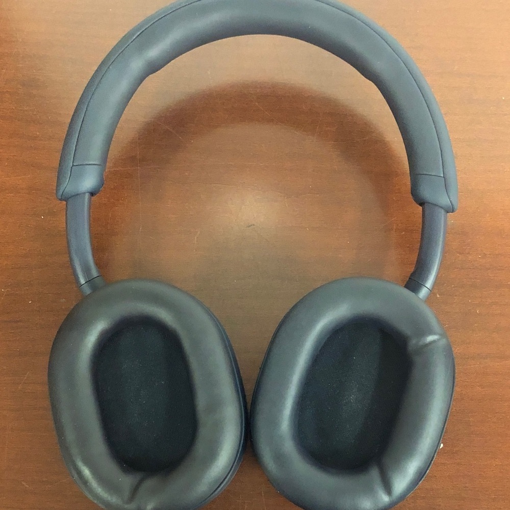 Sony WH-1000XM5 Wireless Over-Ear Headphones in Dark Blue noise-cancelling - Picture 8 of 10